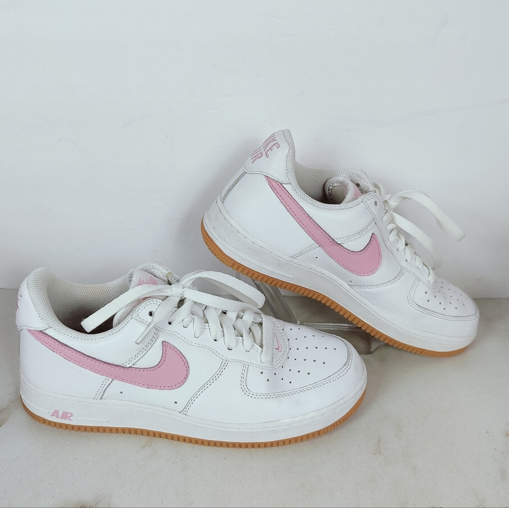 Nike Men's Air Force 1 Low '07 Retro Pink Gum Sneakers, Sz 8.5
